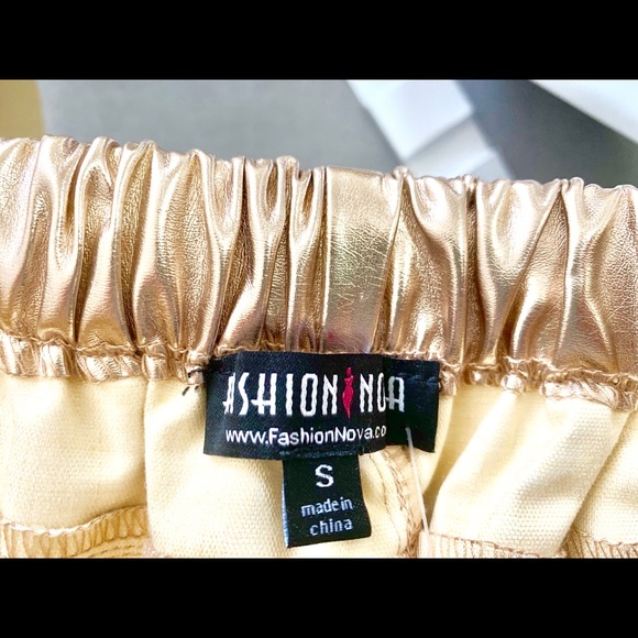 NWT Fashion Nova Gold Shorts Small - Picture 4 of 6